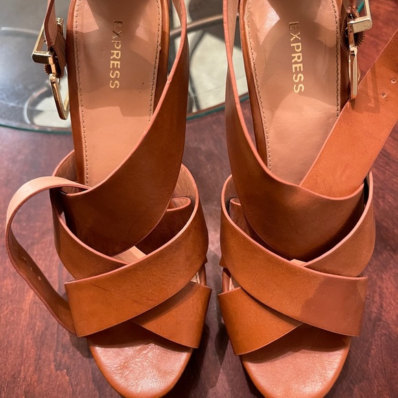 Express heels - Picture 2 of 3